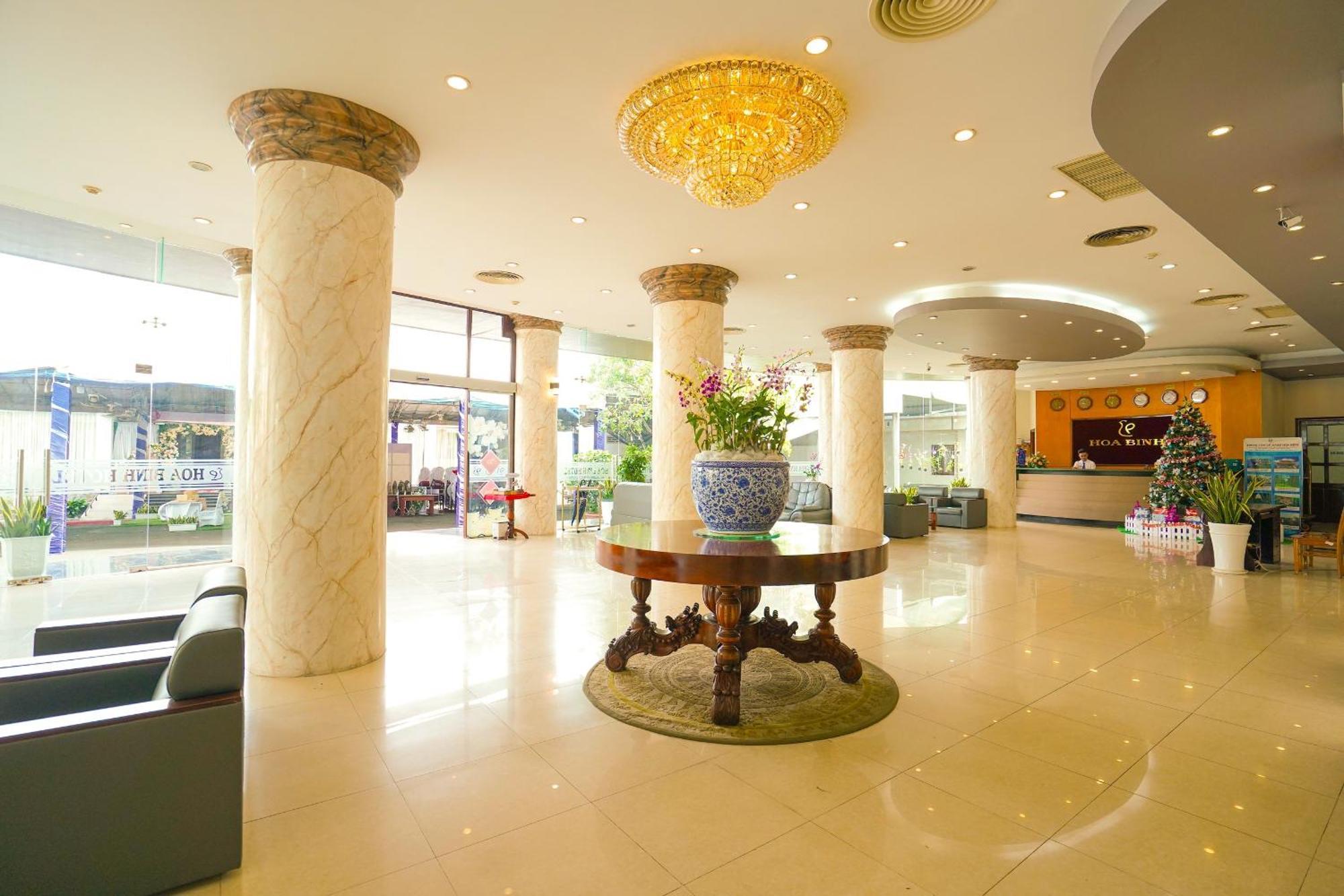 Hoa Binh 1 Hotel Long Xuyên Exterior foto